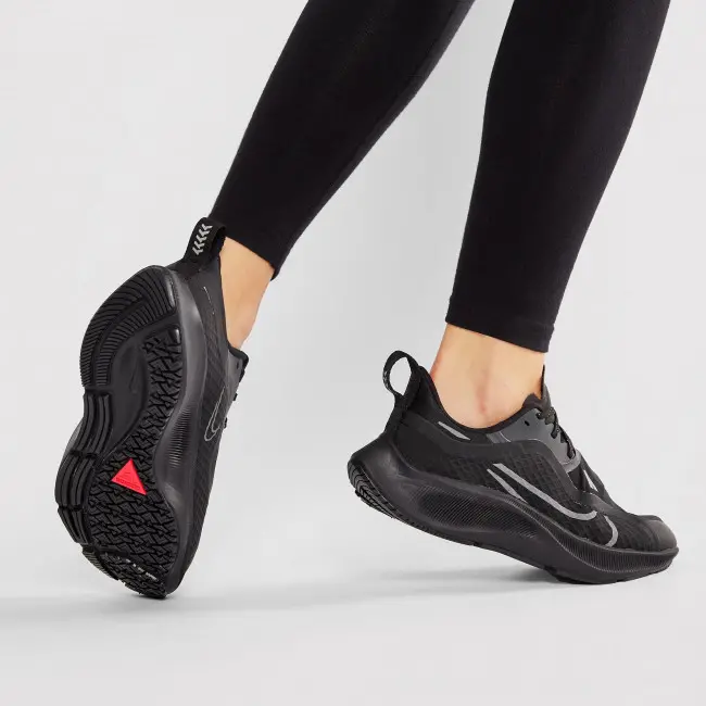 Alternative view of Giày Nike Wmns Air Zoom Pegasus 37 Shield 'Black Anthracite' CQ8639-001
