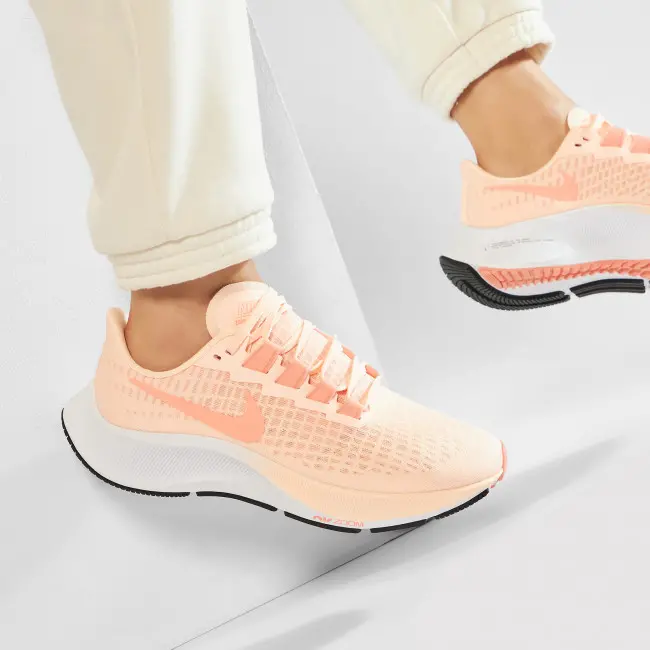 Alternative view of Giày Nike Wmns Air Zoom Pegasus 37 ‘Crimson Tint’ BQ9647-800