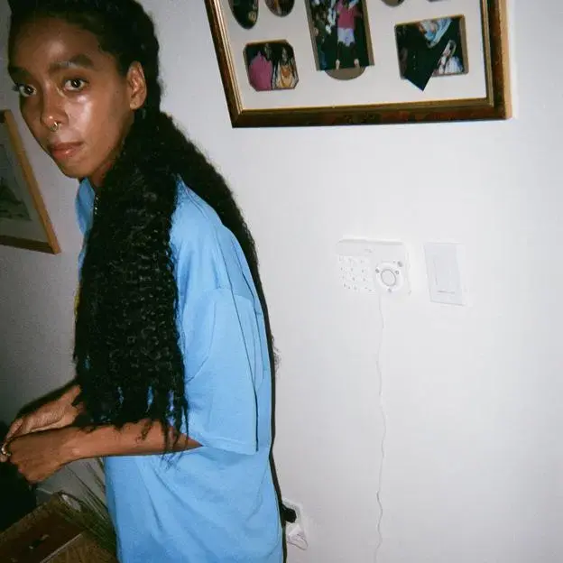 Alternative view of Áo Drew House Mascot SS Tee Sky Blue