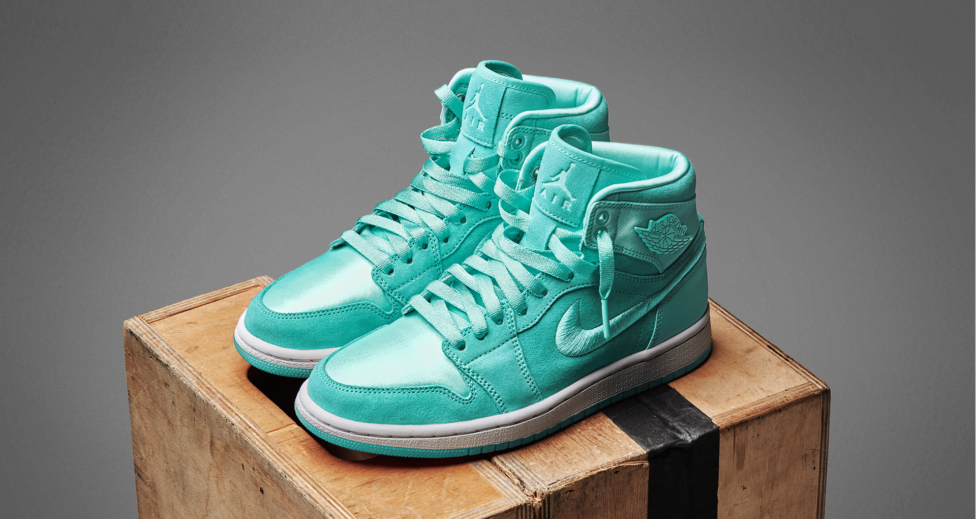 Giày Nike Wmns Air Jordan 1 Retro High 'Season Of Her: Aqua' AO1847-440 - Ảnh 7