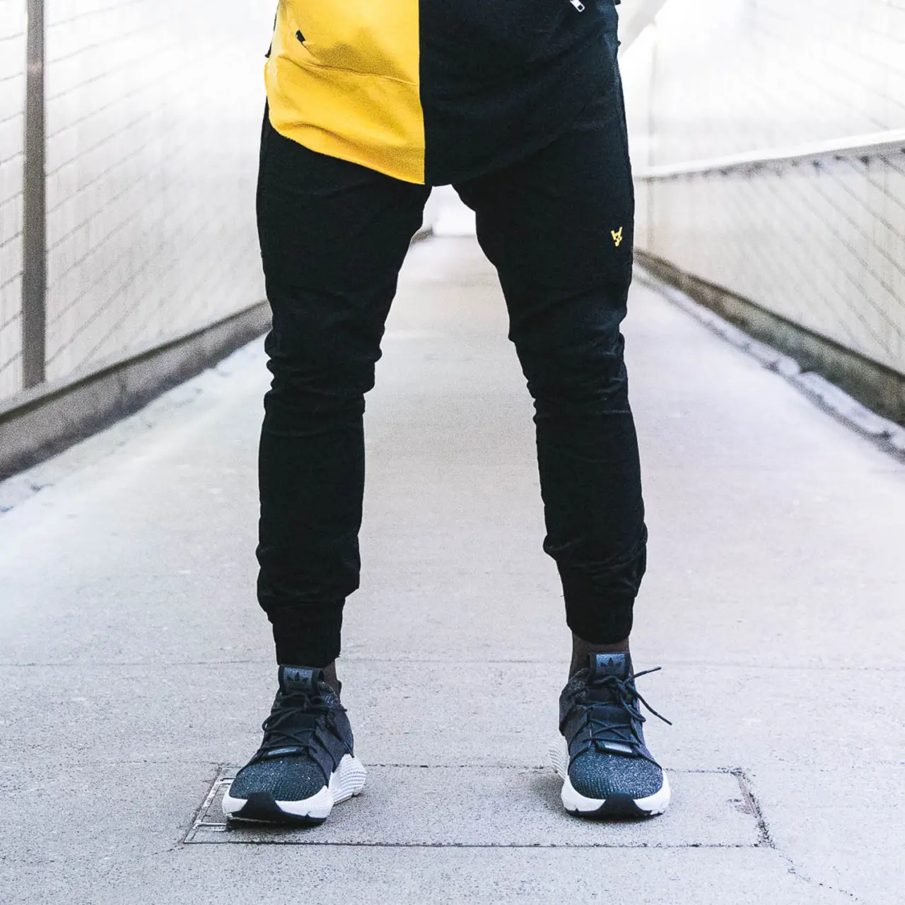 Alternative view of Giày Adidas Prophere 'Carbon' B37073