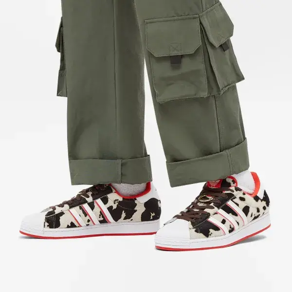 Alternative view of Giày Adidas Superstar 'Chinese New Year' FY8798