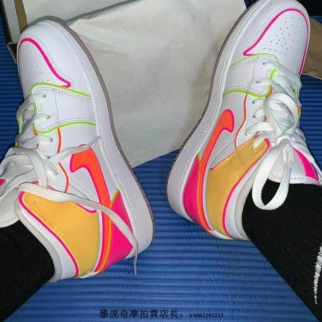 Giày Nike Air Jordan 1 Mid SE GS 'Edge Glow' CV4611-100 - Ảnh 3