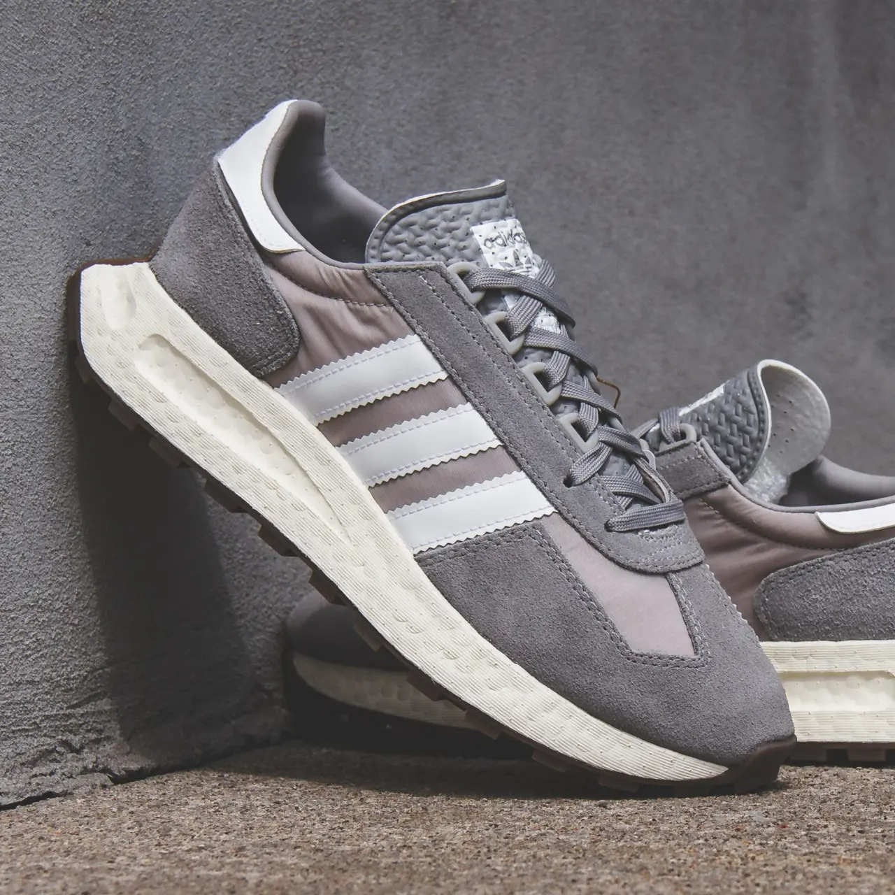 Alternative view of Giày Adidas Retropy E5 'Solid Grey' Q47101