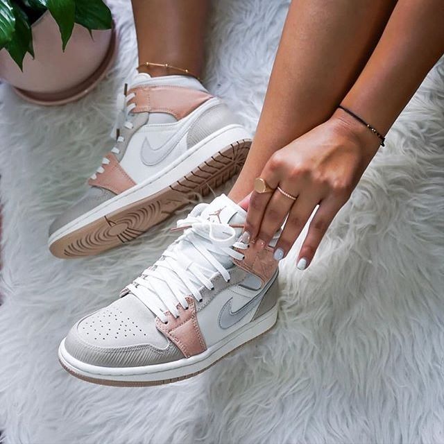 Giày Nike Air Jordan 1 Mid 'Milan' CV3044-100 - Ảnh 2