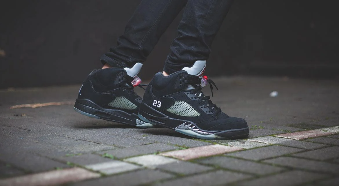 Giày Nike Air Jordan 5 Retro 'Metallic' 2011 136027-010 - Ảnh 2