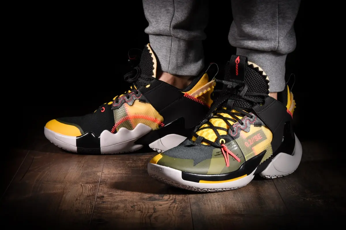 Alternative view of Giày Nike Jordan Why Not Zer0.2 'Flash Crimson' AQ3562-002