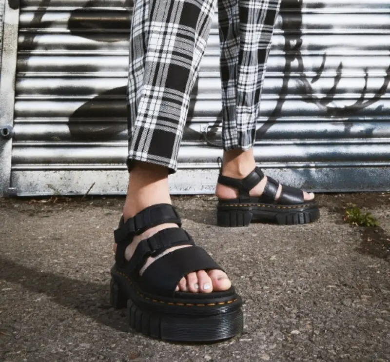Dep Dr.Martens Ricky 3-Strap 'Black' 27405001