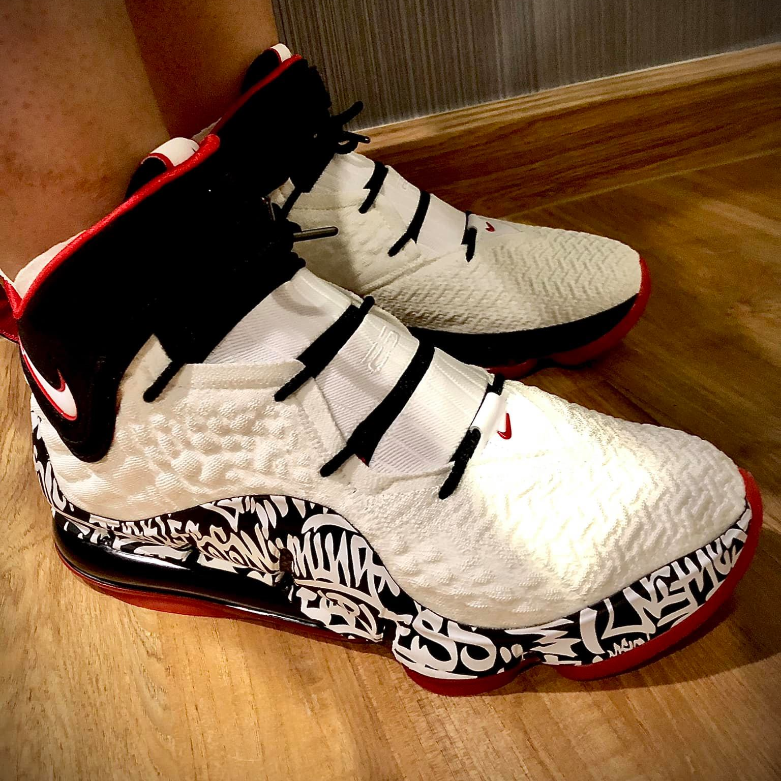 Giày Nike LeBron 17 EP 'LeBron 4 Graffiti' CT6052-100 - Ảnh 3