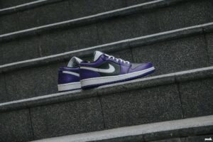 Alternative view of Giày Nike Air Jordan 1 Low "Purple Black" 553558-501