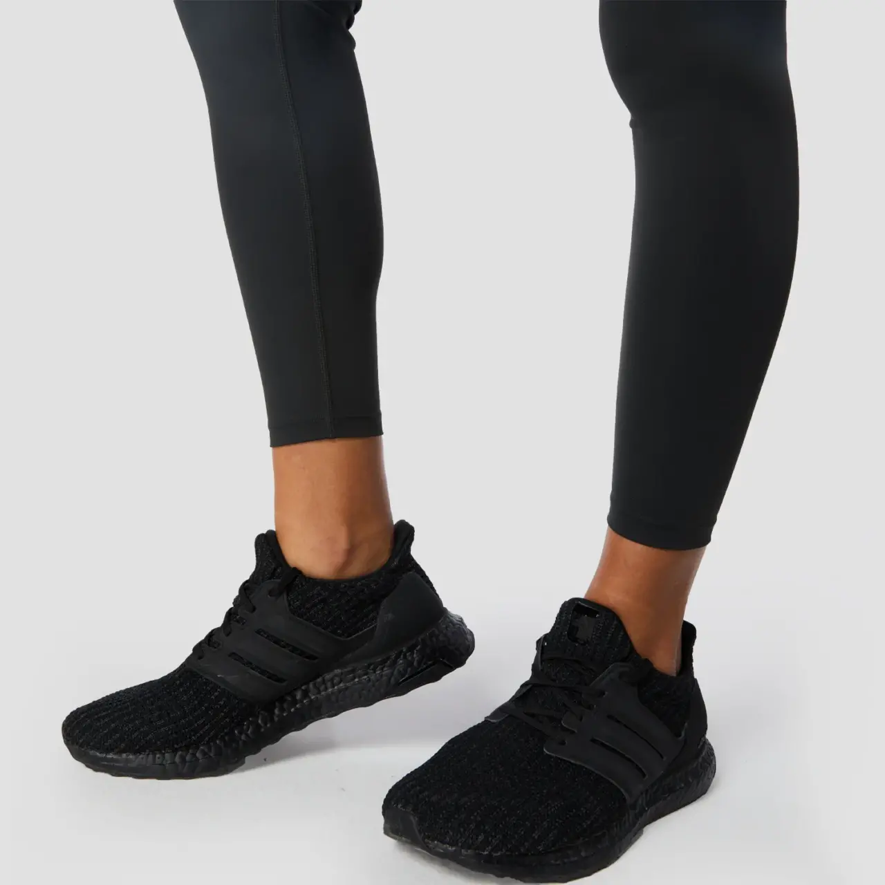 Alternative view of Giày Adidas Ultraboost 4.0 'Triple Black' FW5712