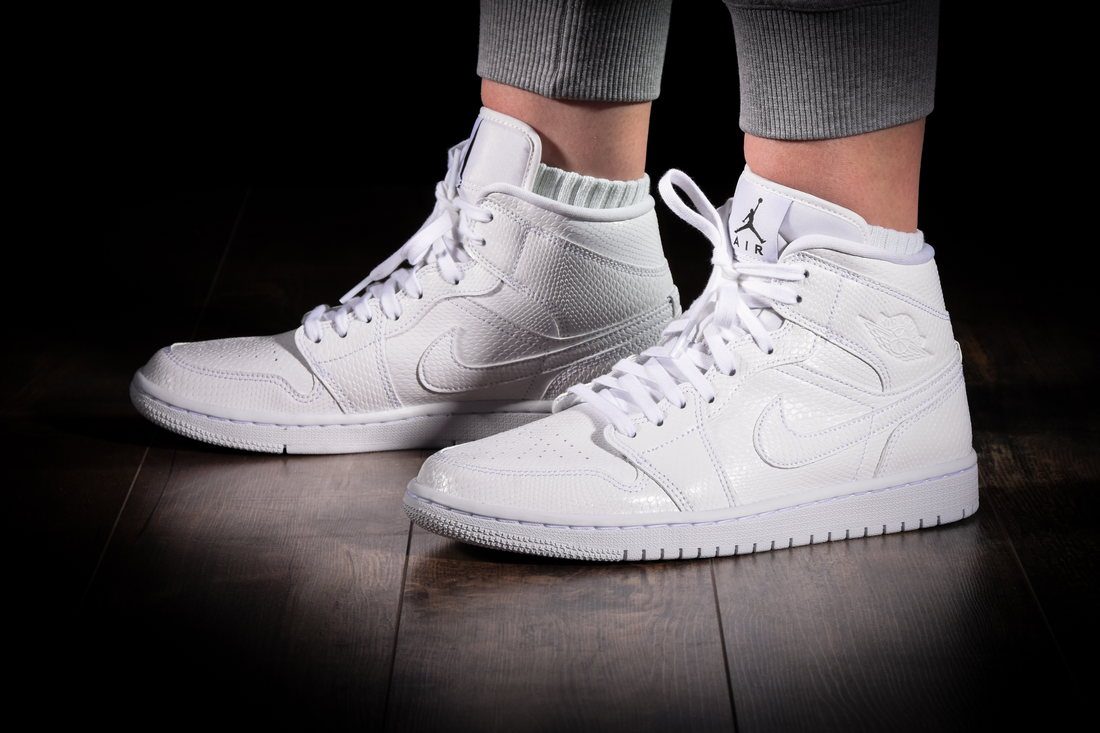 Giày Nike Air Jordan 1 Mid 'White Snakeskin' BQ6472-110 - Ảnh 4