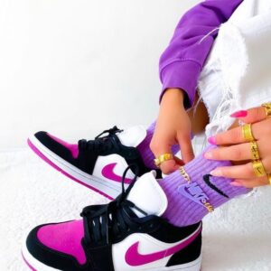 Alternative view of Giày Nike Wmns Air Jordan 1 'Black Cactus Flower' DC0774-005