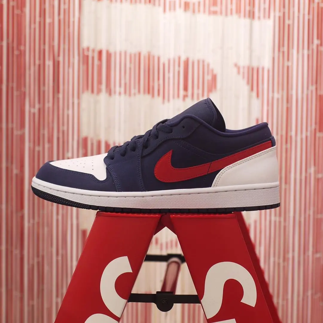 Alternative view of Giày Nike Air Jordan 1 Low USA GS CV9844-400