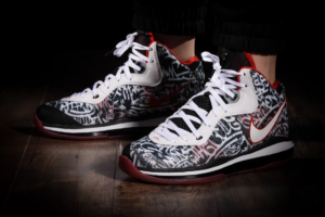 Giay Nike LeBron 8 'Graffiti' DH3237-001