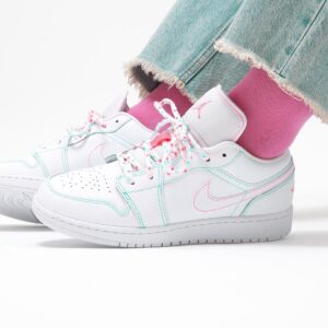 Alternative view of Giày Nike Air Jordan 1 Low GS 'Aurora Green' 554723-101