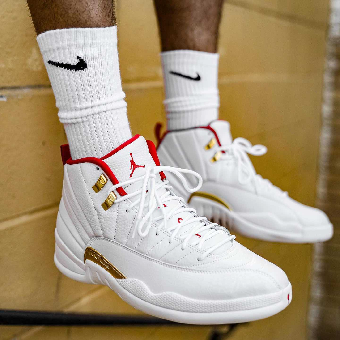 Giày Nike Air Jordan 12 Retro 'FIBA' 130690-107 - Ảnh 2