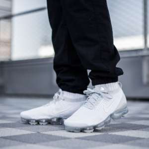 Alternative view of Giày Nike Air VaporMax Flyknit 3 'Pure Platinum' AJ6900-102