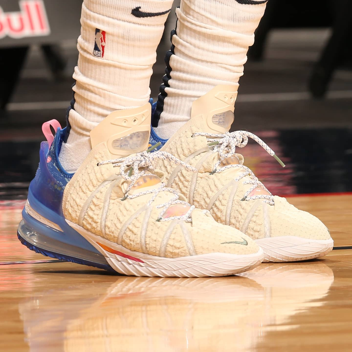 Giày Nike LeBron 18 'Los Angeles By Day' DB8148-200 - Ảnh 4