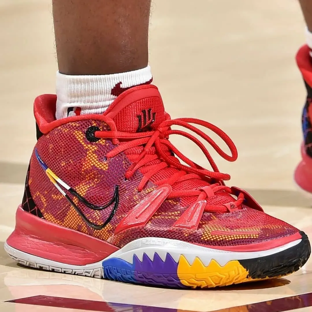 Alternative view of Giày Nike Kyrie 7 'Icons of Sport' DC0588-600