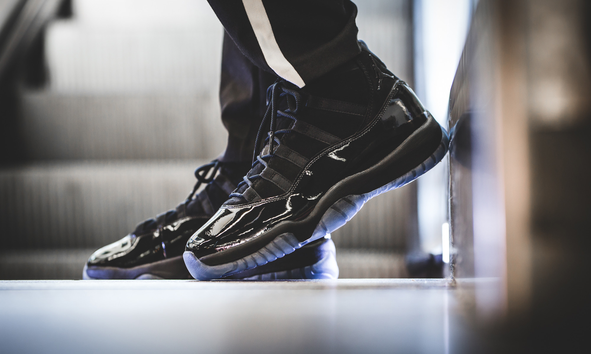 Giày Nike Air Jordan 11 Retro 'Cap and Gown' 378037-005 - Ảnh 2