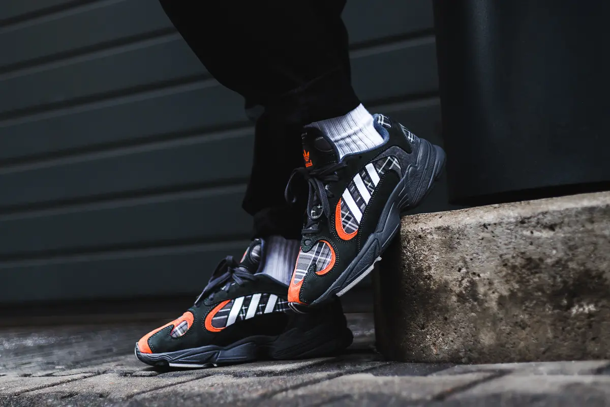 Alternative view of Giày Adidas Yung 1 Orange Plaid EF3967