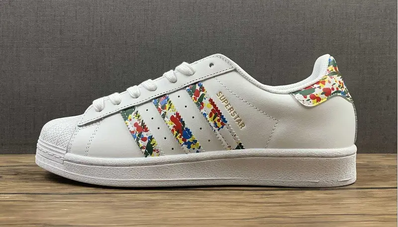 Alternative view of Giày Adidas Superstar 'White Splatter' FX5540