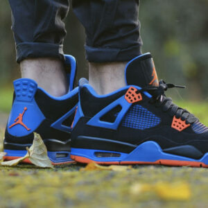 Alternative view of Giày Nike Air Jordan 4 Retro 'Cavs' 308497-027