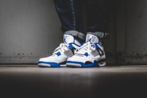 Alternative view of Giày Nike Air Jordan 4 Retro GG 'Motorsport' 408452-117