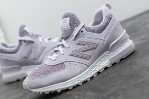 Alternative view of Giày New Balance 574 'Silver Suede' WS574THI