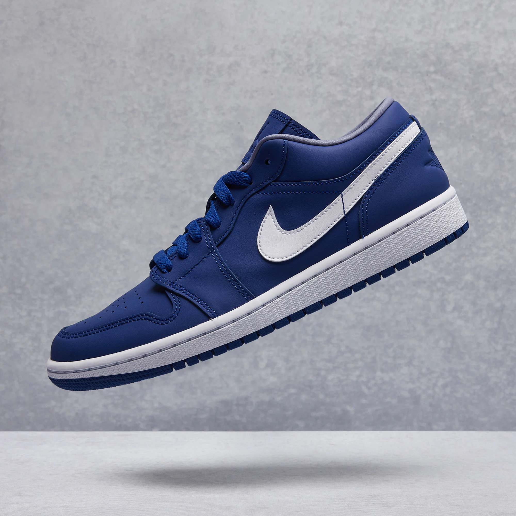 Giày Nike Wmns Air Jordan 1 Low SE 'Deep Royal Blue' DA8008-401 - Ảnh 2