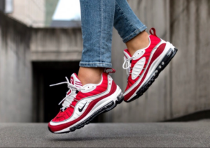 Alternative view of Giày Nike Wmns Air Max 98 'Gym Red' AH6799-101