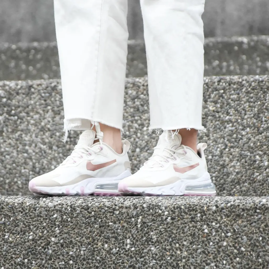 Alternative view of Giày Nike Wmns Air Max 270 React 'Metallic Red Bronze' CU9333-100