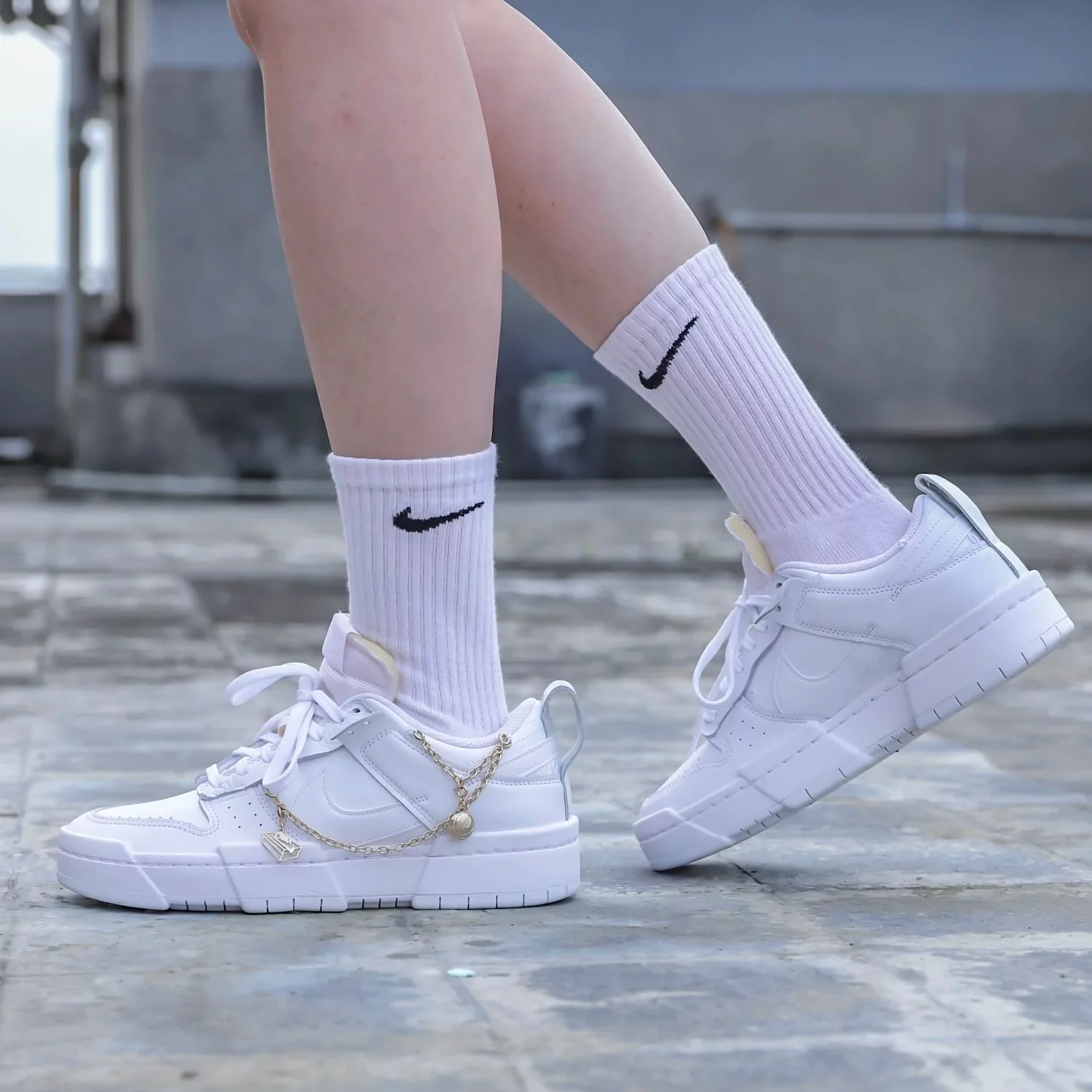 Giày Nike Wmns Dunk Low Disrupt 'Lucky Charms' DO5219-111 - Ảnh 2