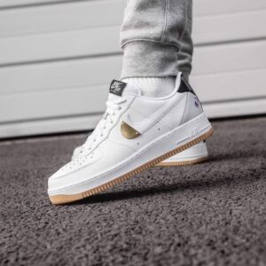 Alternative view of Giày Nike NBA x Air Force 1 LV8 1 HO20 GS 'White' CT3842-100