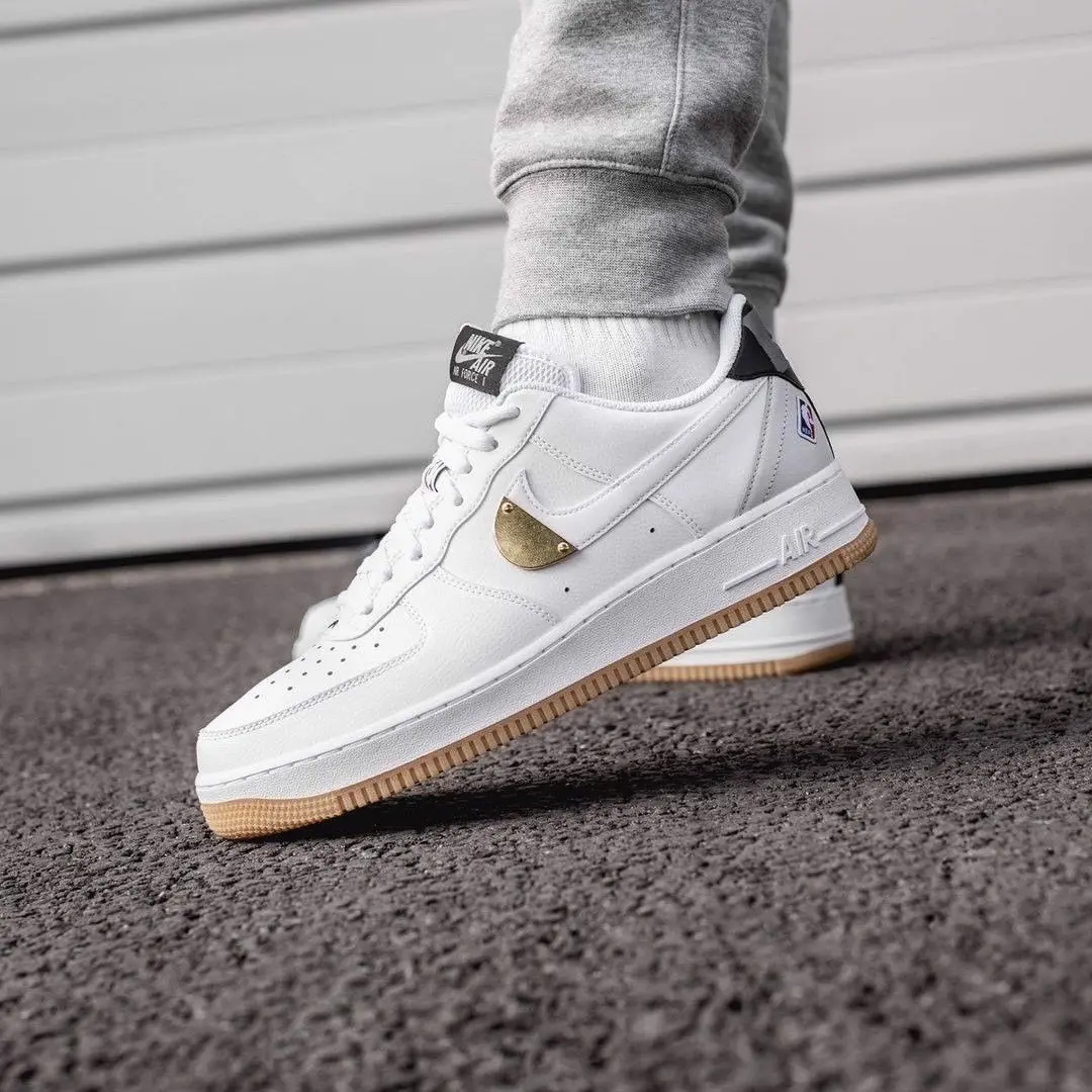 Alternative view of Giày Nike NBA x Air Force 1 LV8 1 HO20 GS 'White' CT3842-100