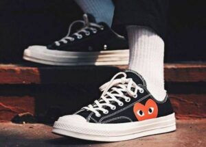 Alternative view of Giày Comme des Garçons Play x Chuck 70 Low 'Black White' 150206C