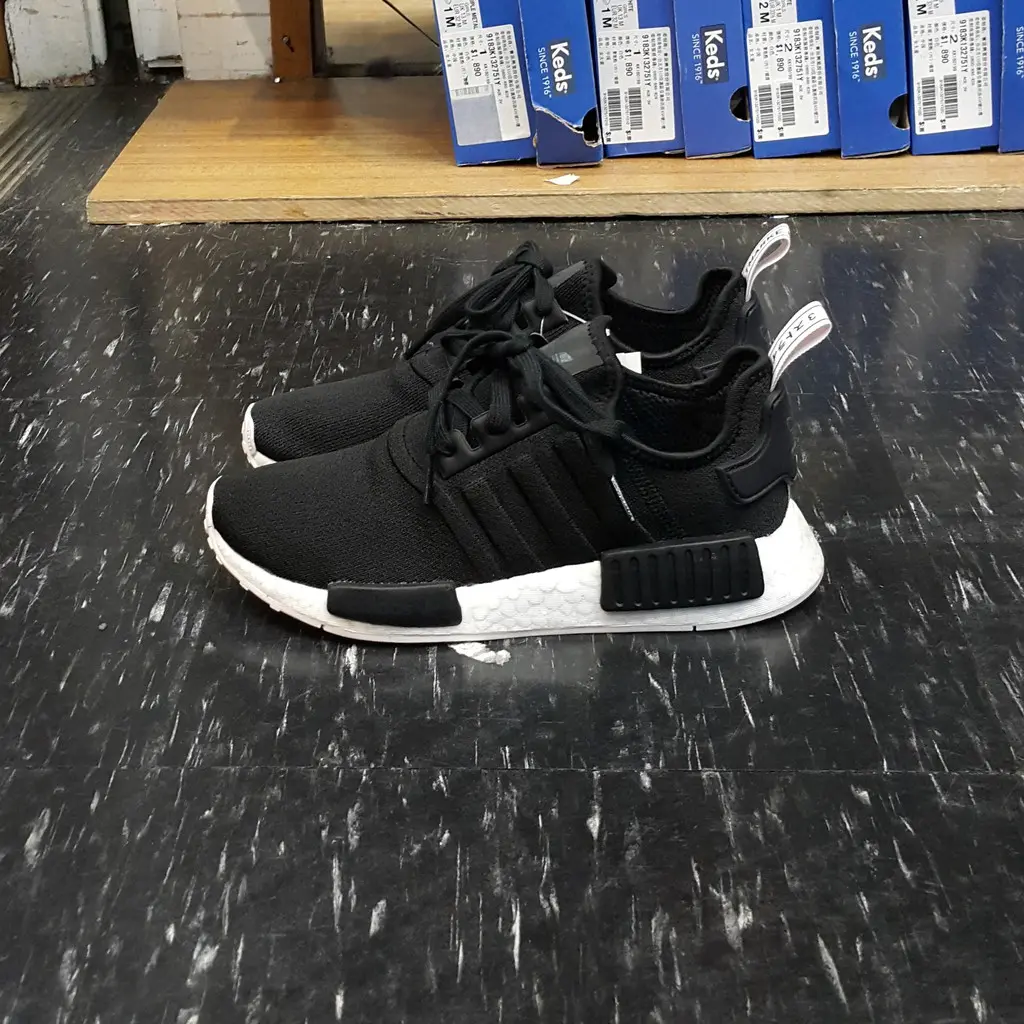 Alternative view of Giày Adidas Wmns NMD R1 'Orchid Tab'  BD8026
