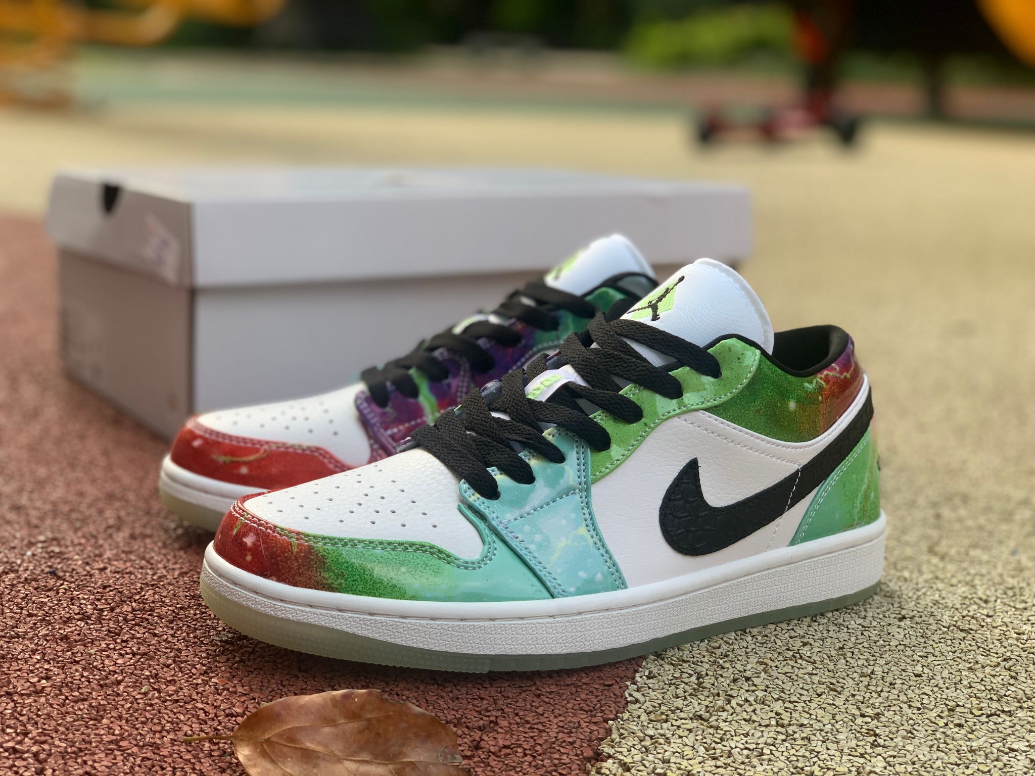 Giày Nike Air Jordan 1 Low 'Galaxy' (W) CW7310-909 - Ảnh 3