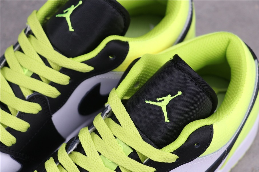 Giày Nike Air Jordan 1 Low 'Cyber' CK3022-003 - Ảnh 5