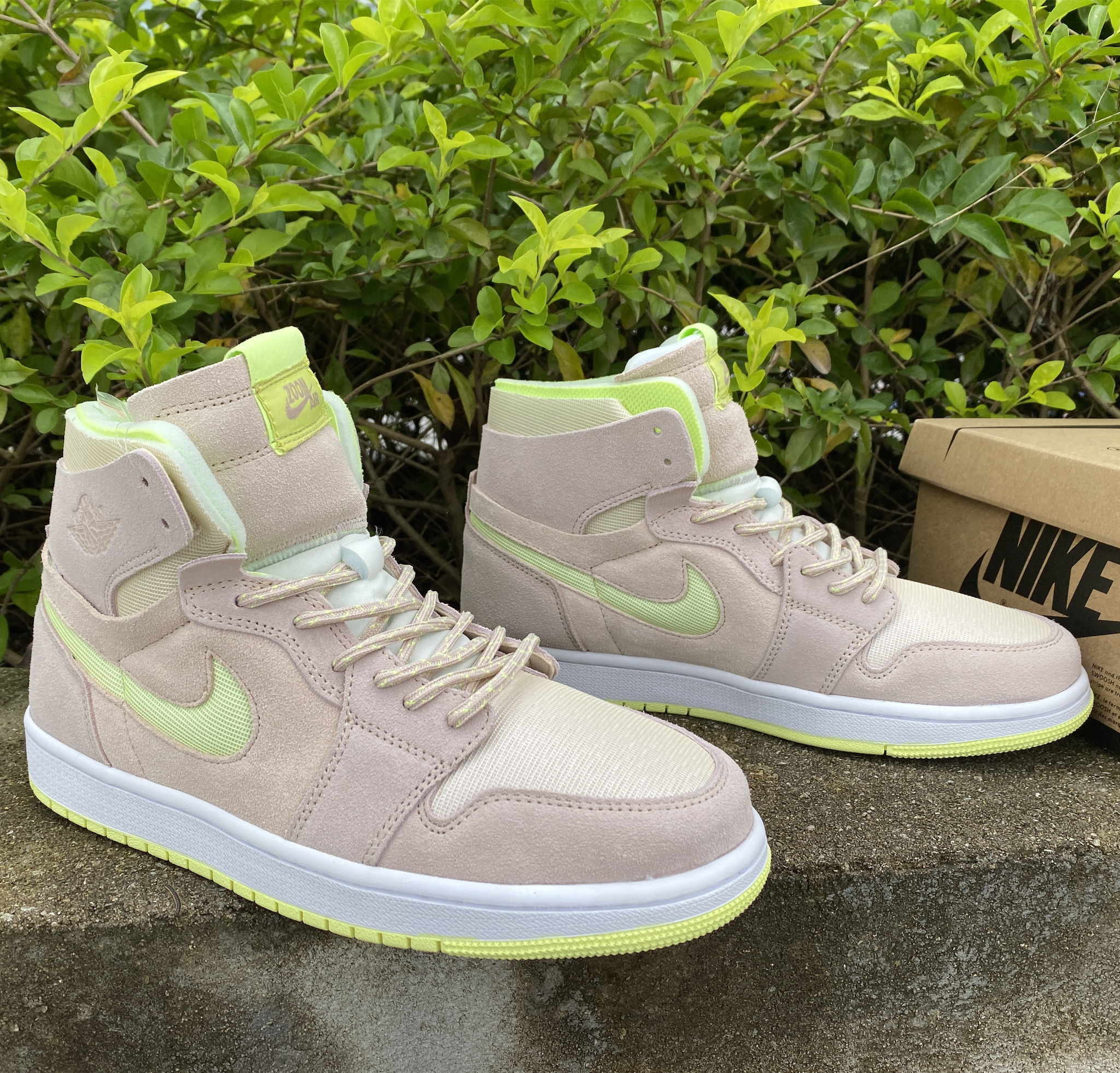 Giày Wmns Air Jordan 1 High Zoom Comfort 'Lemon Twist' CT0979-200 - Ảnh 3