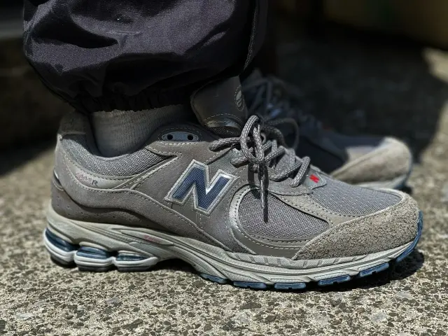 Alternative view of Giày New Balance 2002R 'Grey Brown Pouch' M2002RVA