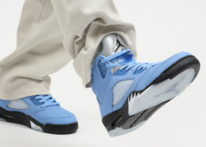Giay Nike Air Jordan 5 Retro 'University Blue' DV1310-401