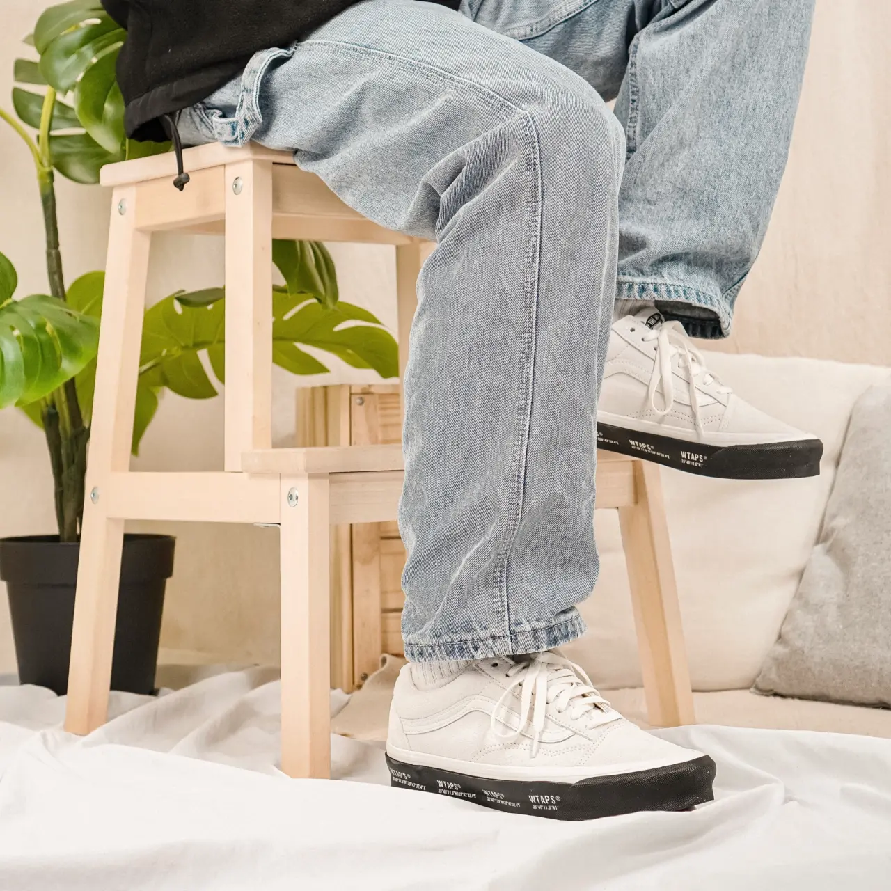 Alternative view of Giày Vans WTAPS x Old Skool LX 'White Black' VN0A4P3X20F
