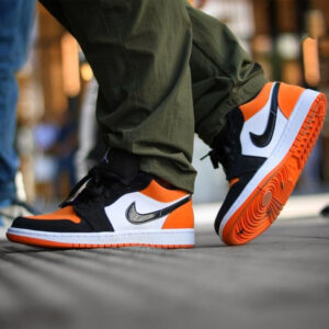 Alternative view of Giày Nike Air Jordan 1 Low GS 'Shattered Backboard' 553560-128