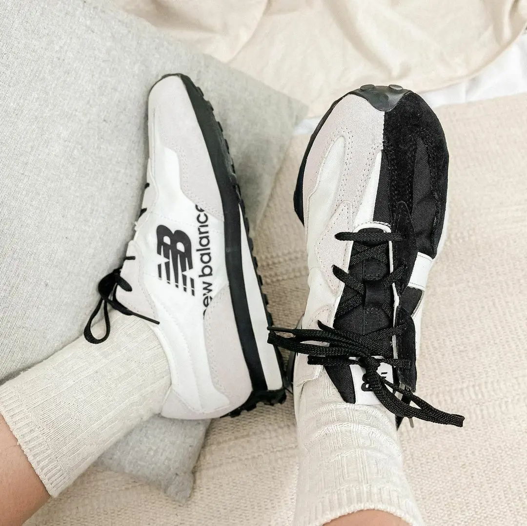 Alternative view of Giày New Balance Foot Locker x 327 'Collective Black' MS327BW1