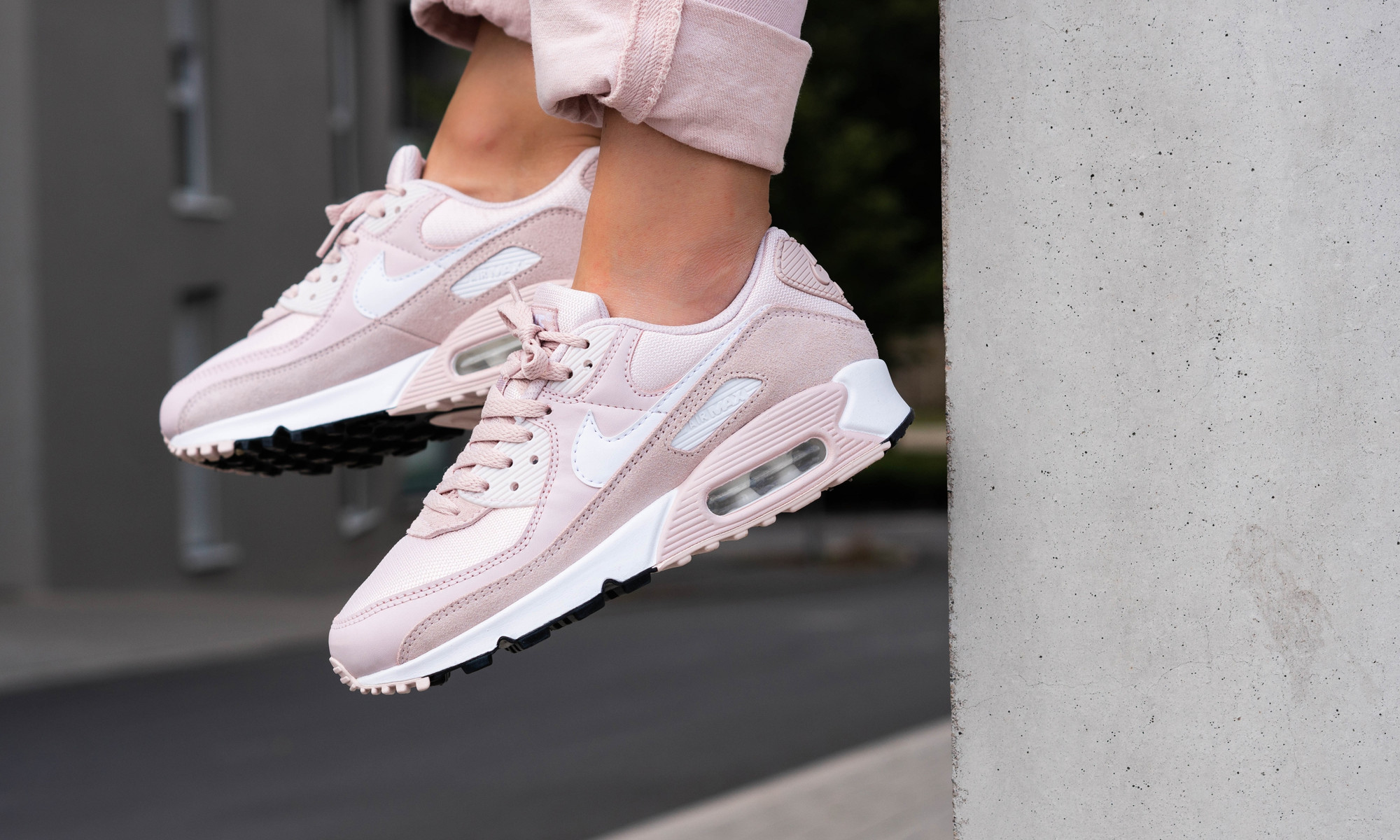Giày Nike Wmns Air Max 90 'Barely Rose' CZ6221-600 - Ảnh 2