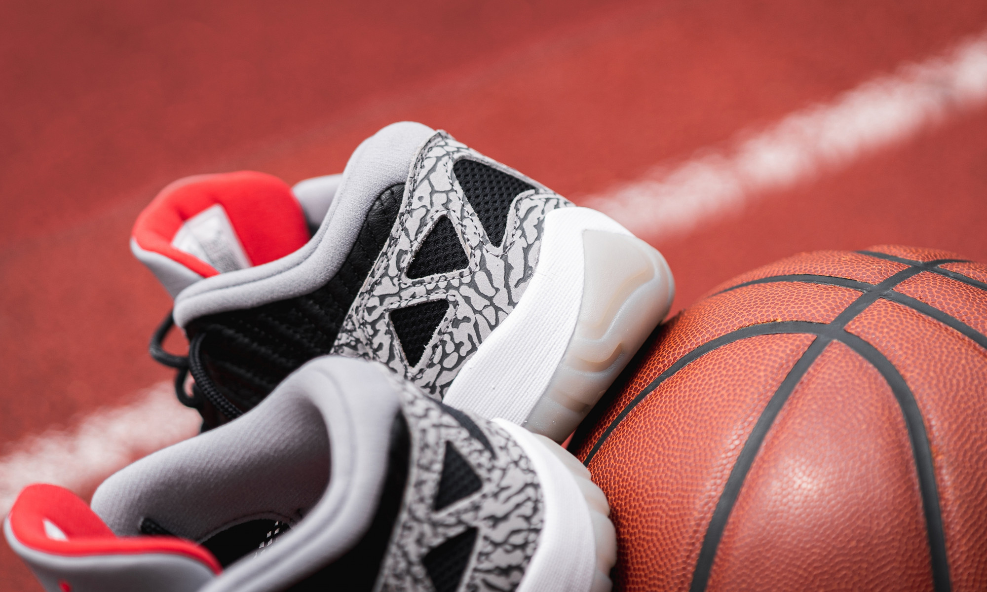 Giày Nike Air Jordan 11 Low Retro IE 'Black Cement' 919712-006 - Ảnh 4