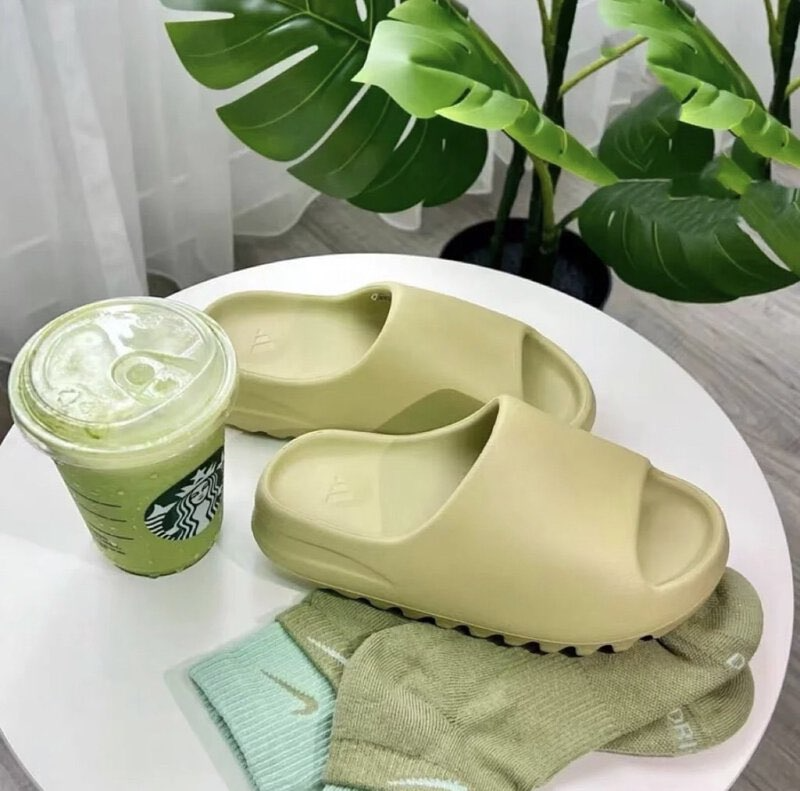 Dep Adidas Yeezy Slide 'Resin' FZ5904