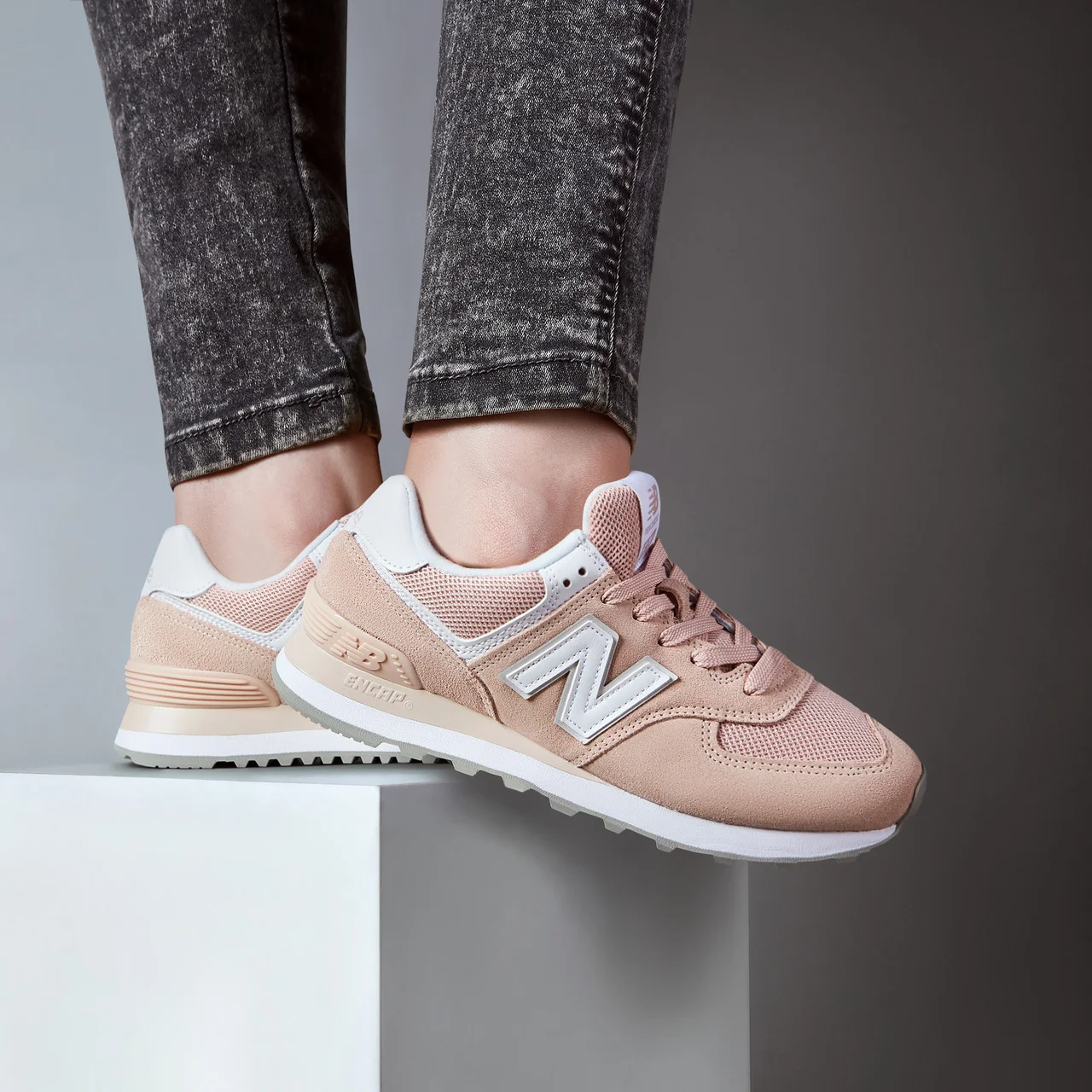 Giày New Balance Wmns 574 'Pink White' WL574OAB - Ảnh 2